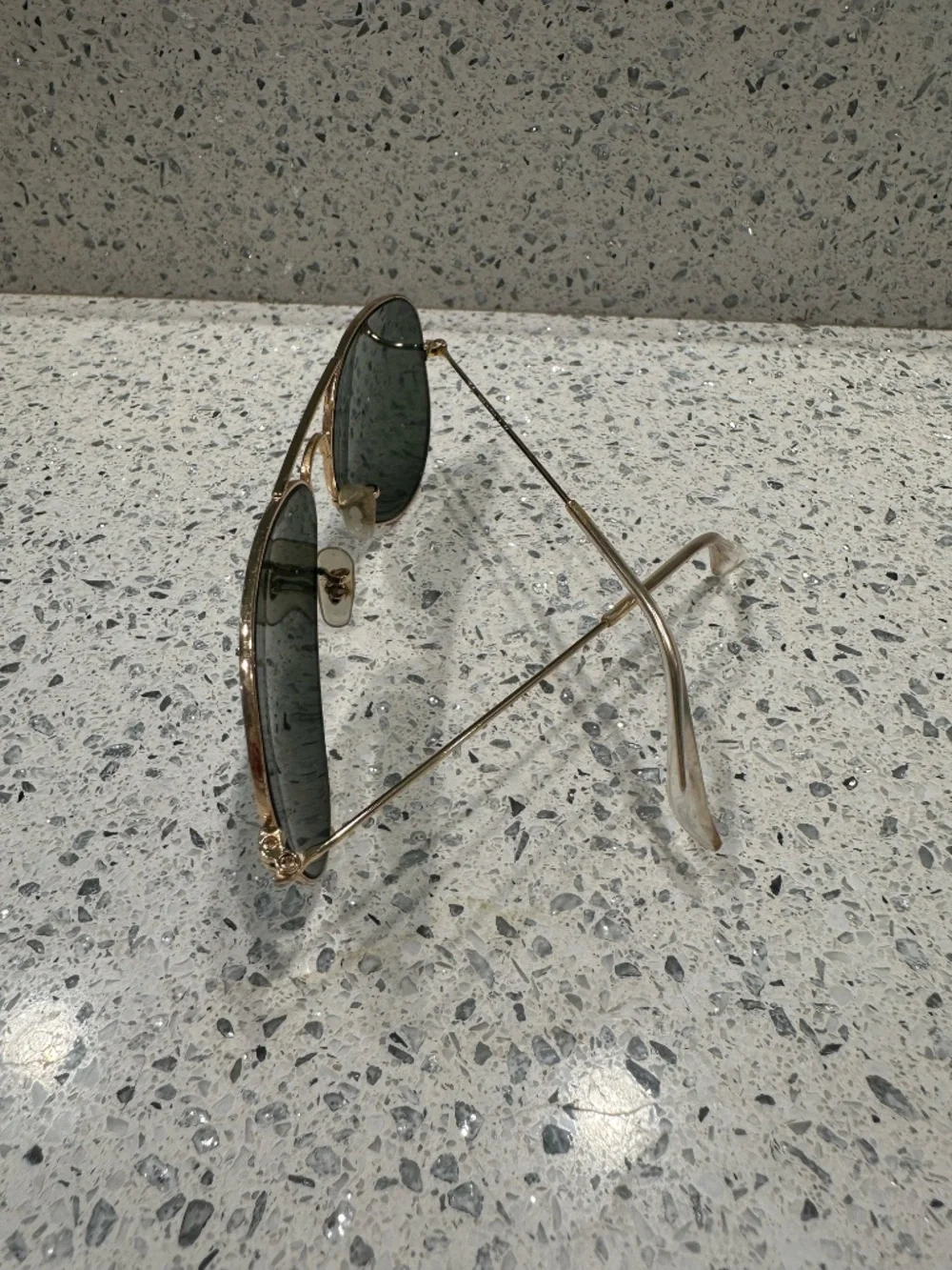 Ray-Ban Classic Aviator in Polished Arista Gold